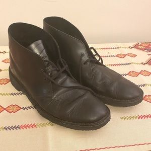 Clark’s desert boots black leather